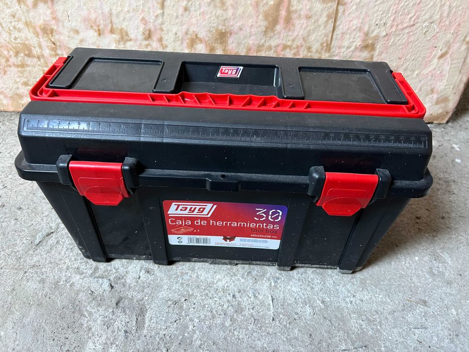 Куфари за инструменти Tayg