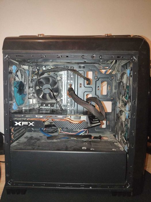 PC Gaming – i7 9700KF + RX 580 – 16GB RAM – București