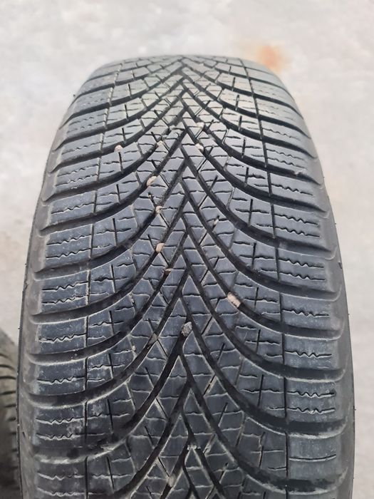 Vand jante 4x100 pe 15 echipate cu anvelope iarna 195/65/15 dot 2022