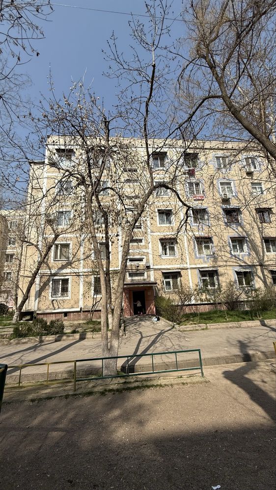Квартира Куйлюк - 5 массиф, 3 - комнатная, 4 - этаж, 5 - этажный дом
