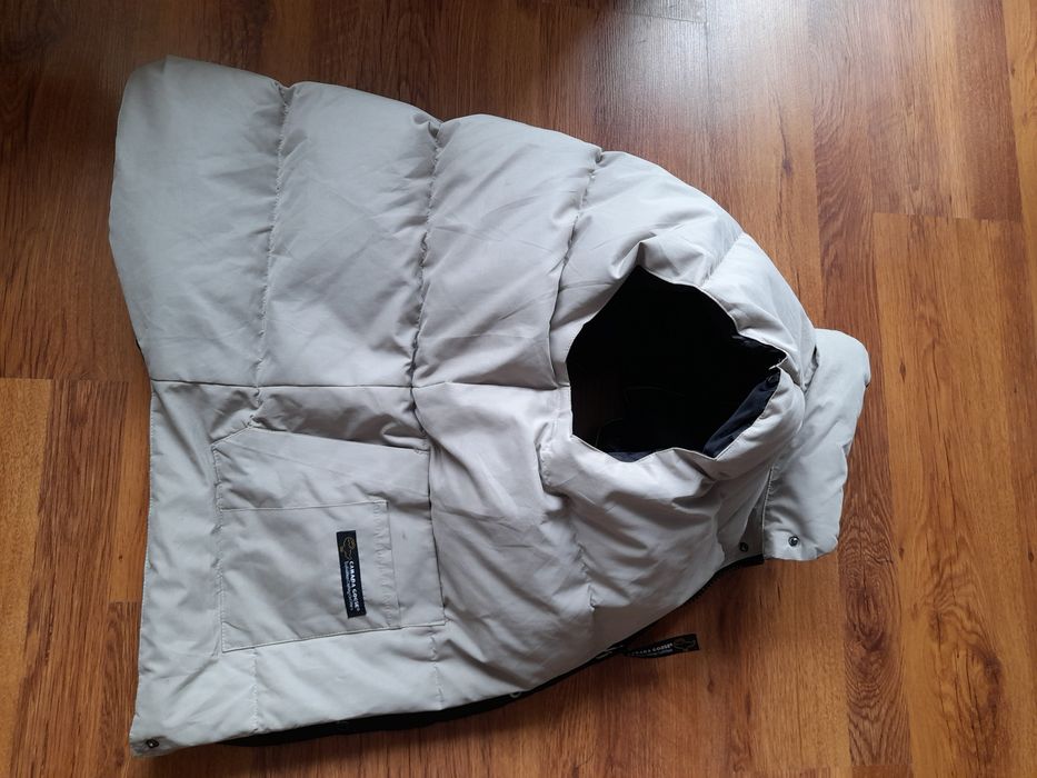 CANADA GOOSE мъжки елек L размер.