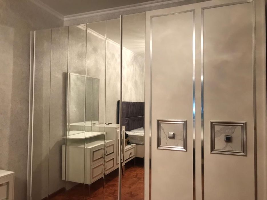 Спальный гарнитур продам