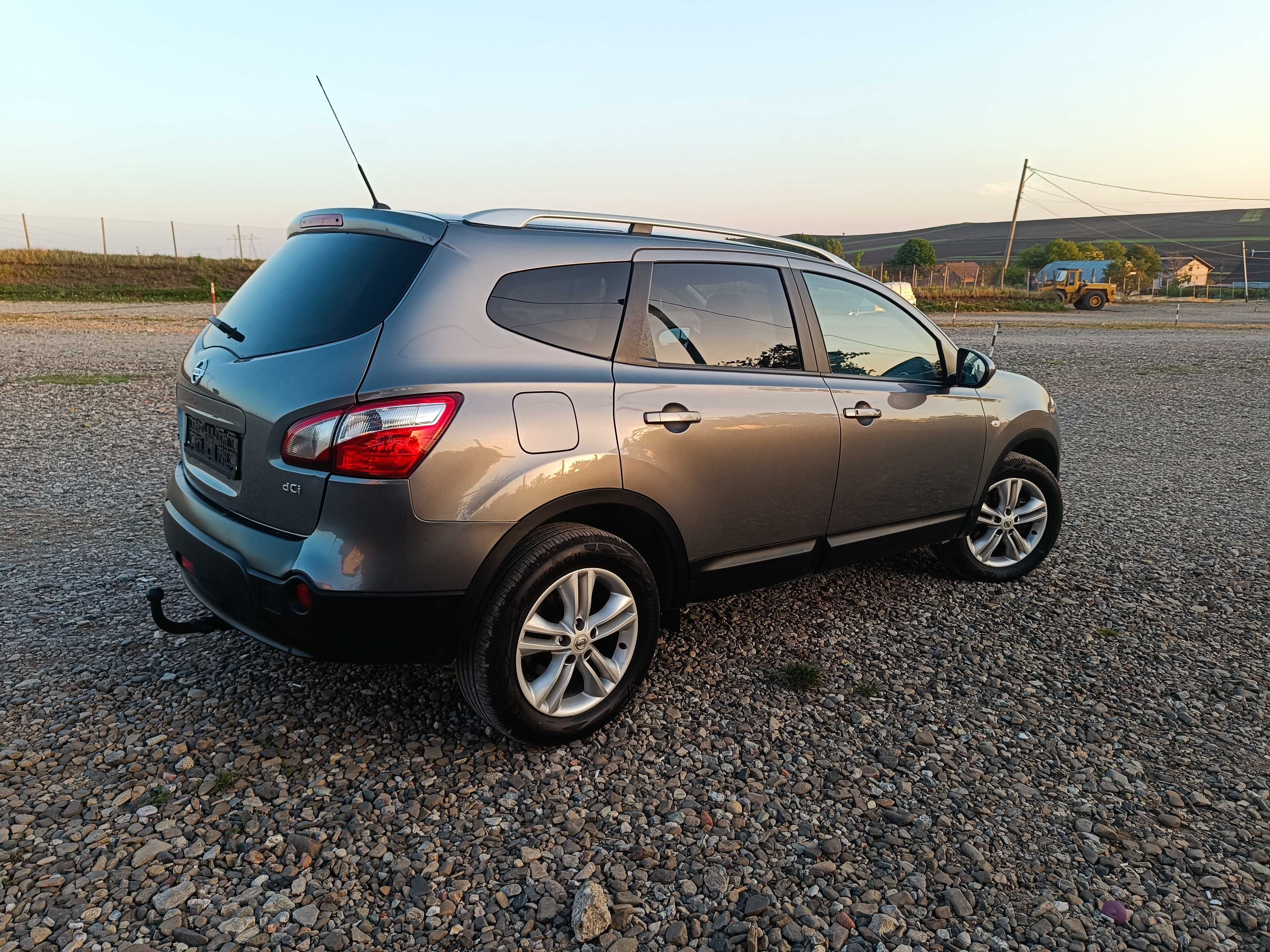 Nissan Qashqai+2 / 1.6 dci-4×4 /E5 - 2013/ navi / piele / pano / xenon