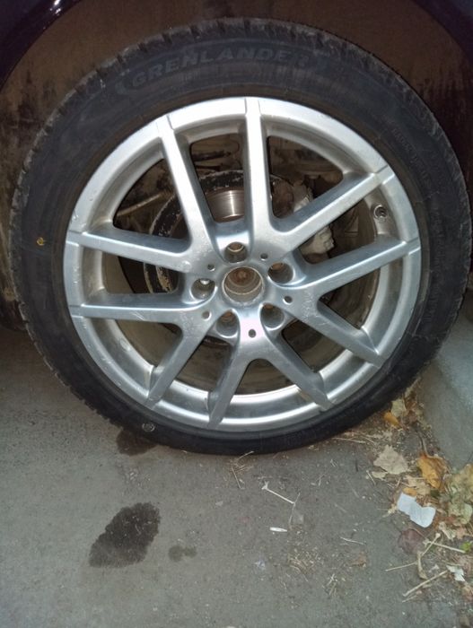 Продам Титановые диски с обсолютно новой зимней резиной