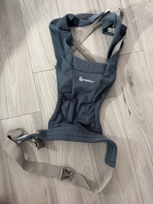 Marsupiu ergonomic nou nascuti , stare impecabilă