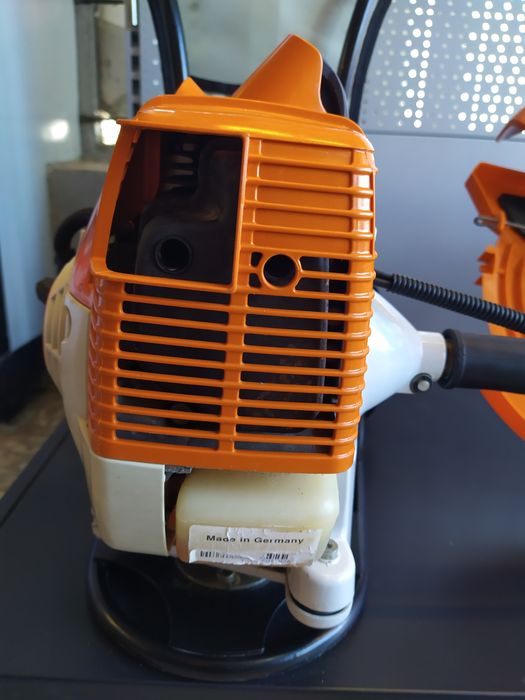 Гръбен моторен храсторез STIHL