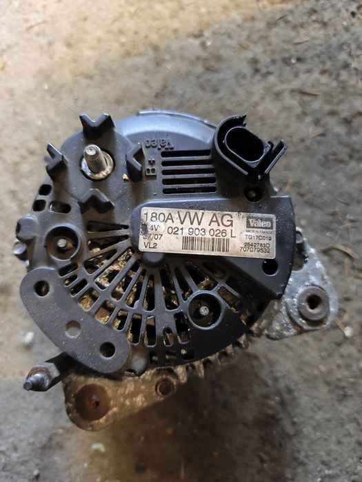 Alternator 2.0 tdi BMR BKP BKD 021903026L Volkswagen Passat B6 2005-20