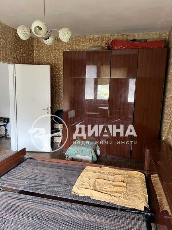 Двустаен, панелен апартамент, ресторант Бразилия, Кършияка