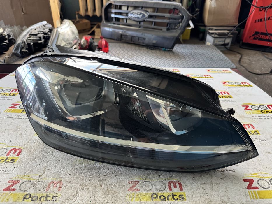 Far dreapta bi-xenon led VW Golf 7