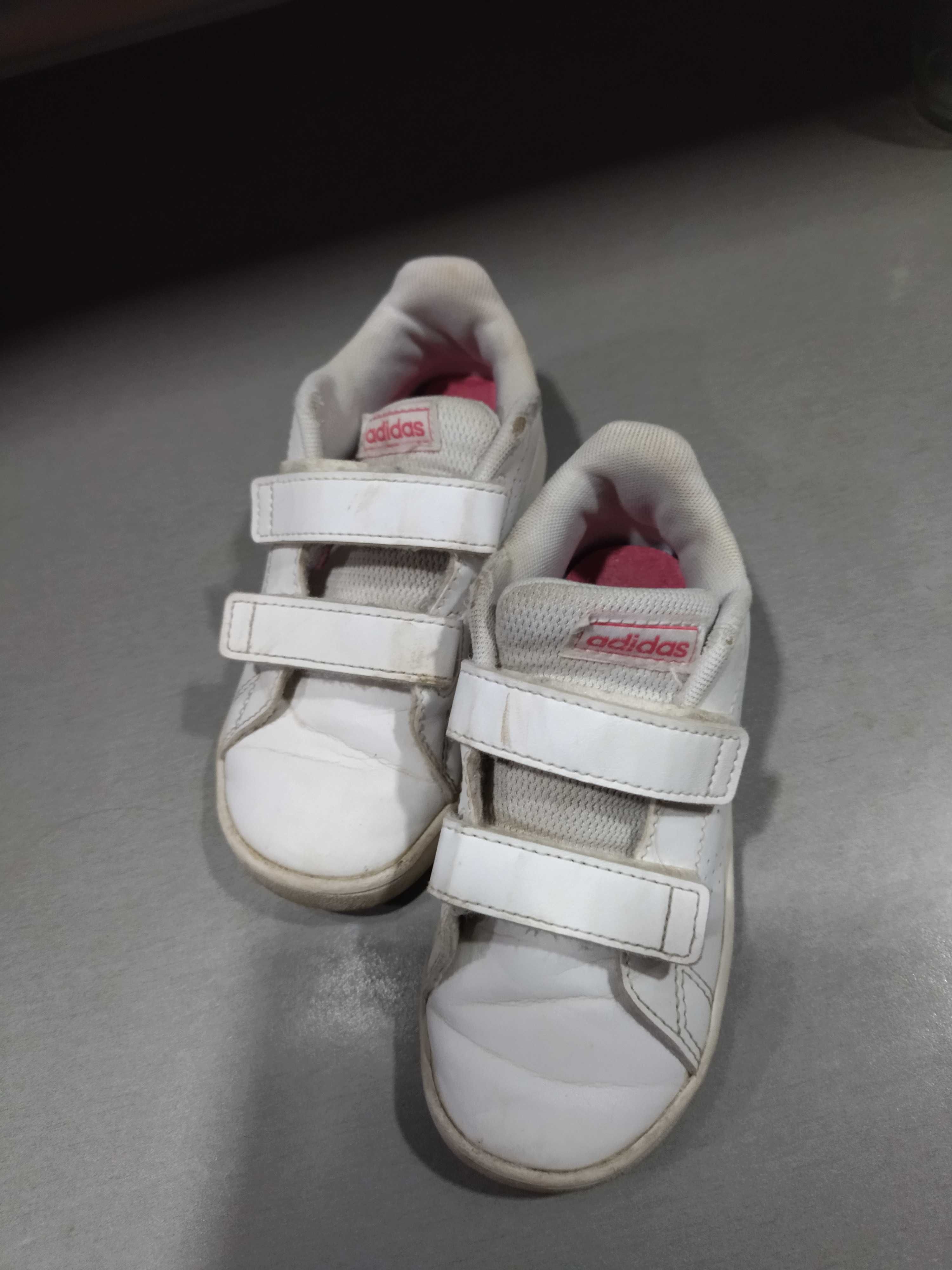 Маратонки Adidas 26