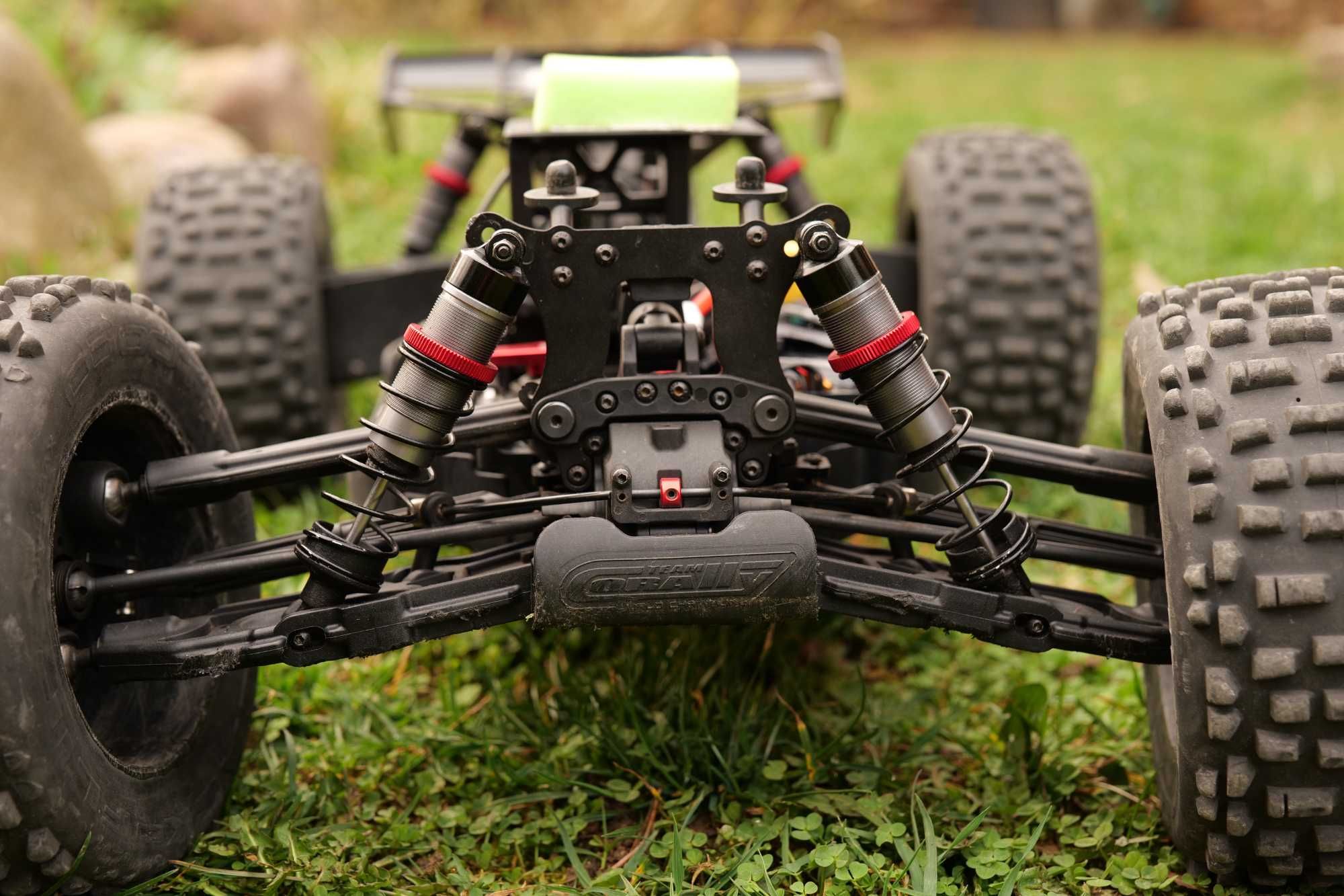 Team Corally Shogun truggy 6s 1/8 пълен комплект + части
