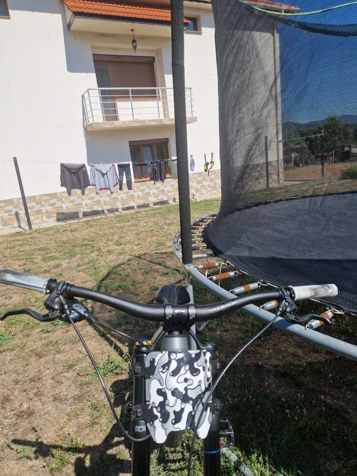 Downhill Cube two15 pro 2023