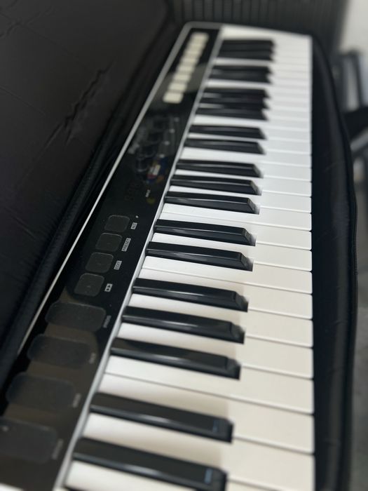 IK Multimedia iRig Keys I/O 49 cu husa originala