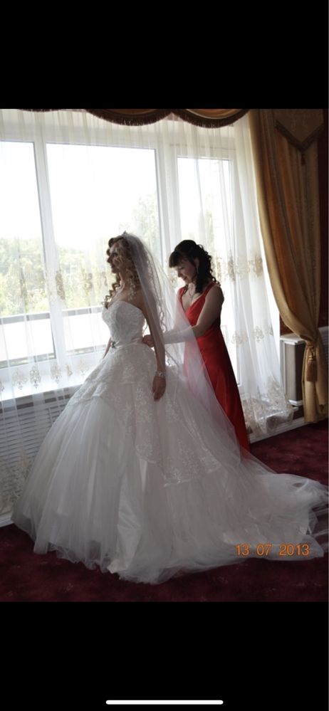 Дизайнерское свадебное платье
