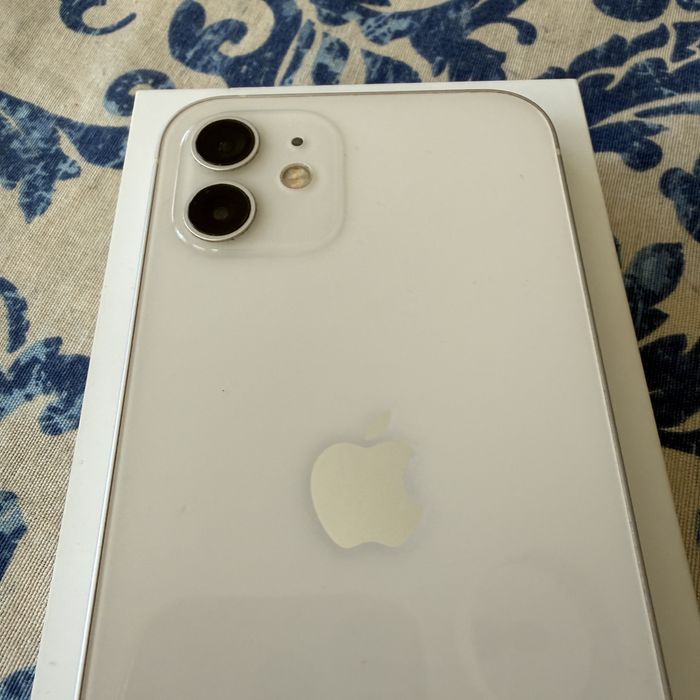 Айфон 12 !128гб !Перфектно състояние без забележки!