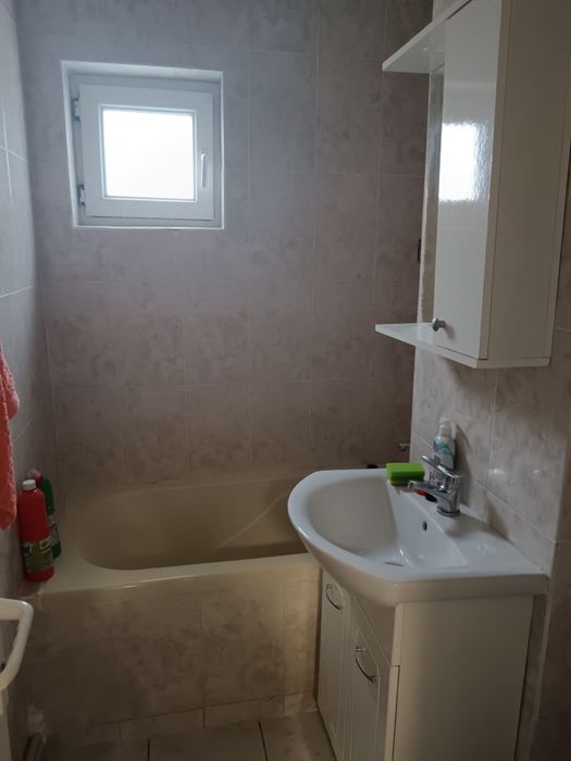 Inchiriez apartament cu 2 camere