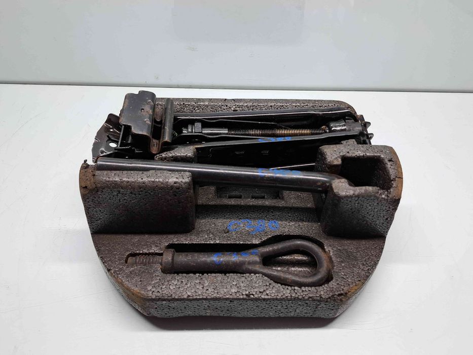 Set cric si cheie Ford Fiesta 6 [Fabr 2008-2019] OEM