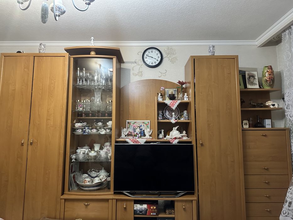 Продам польскую стенку. Горка