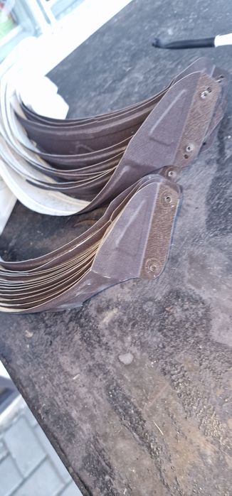 Opritori zapada tabla purmat maro inchis