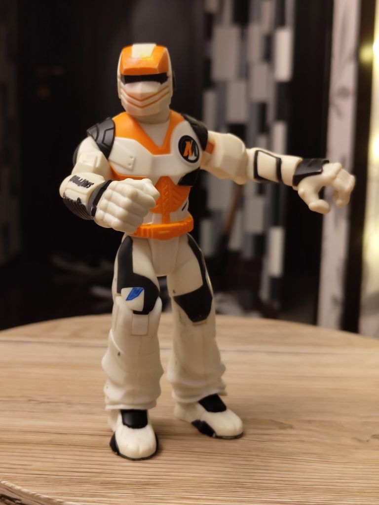figurina atom action man