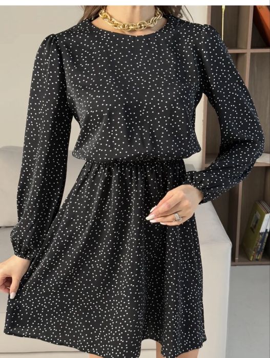Продам платье черное в горошек