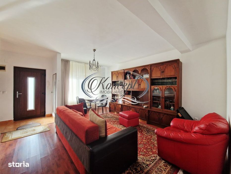 Casa moderna cu mansarda si curte comuna in zona Campului