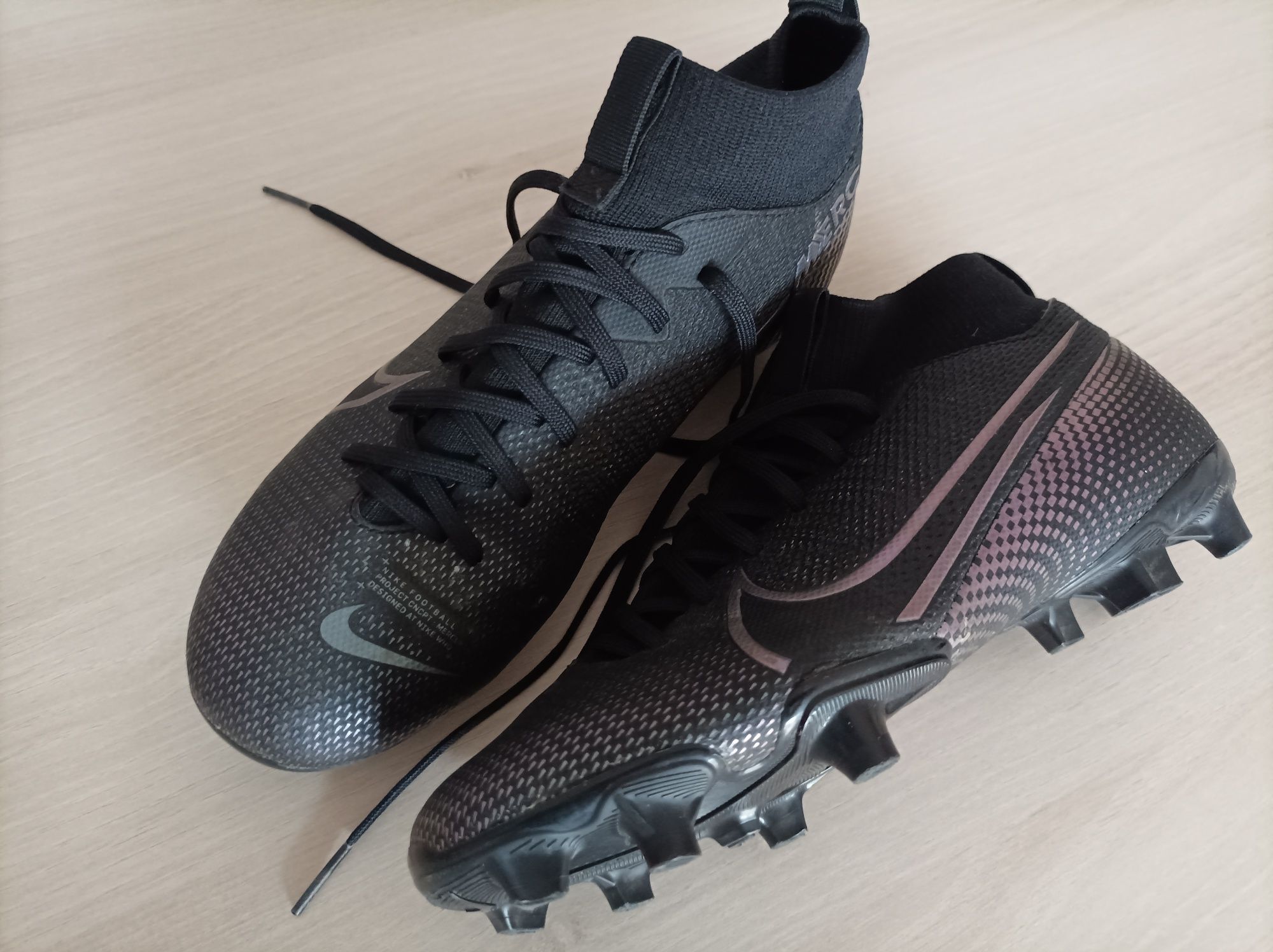 Ghete fotbal Nike marimea 36