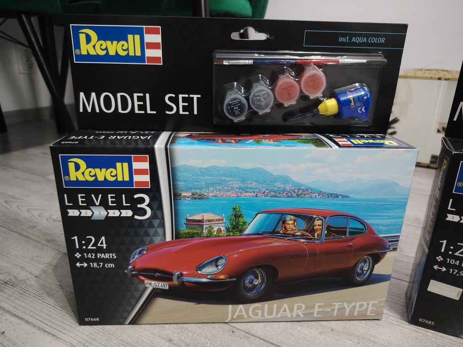 Machete Revell, mașinuțe Jaguar, Porsche, McLaren