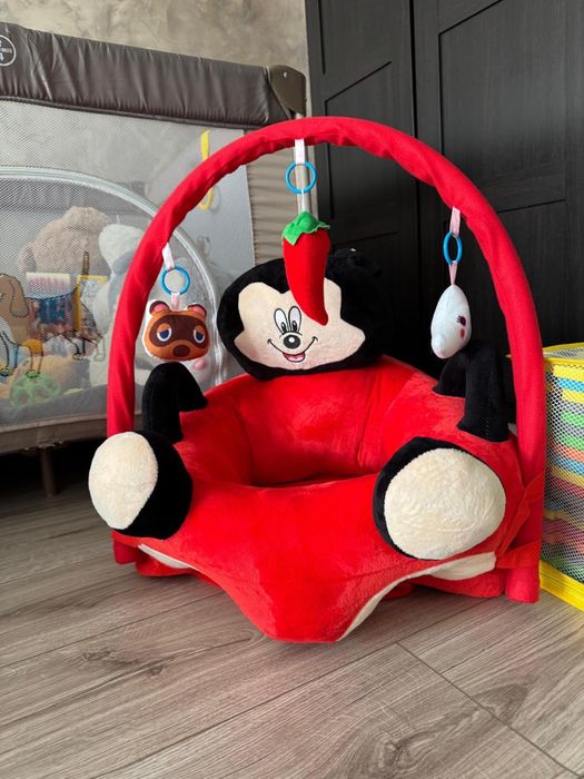 Vând fotoliu bebe mikey mouse