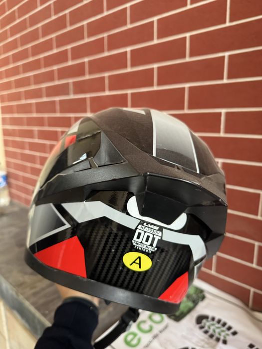 Srochna moto shlem sotiladi