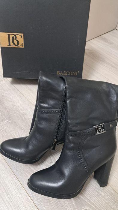 Продам сапоги зимние Basconi