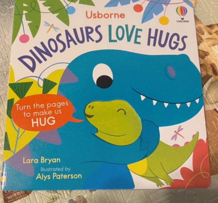 Carte usborne : dinosaurs love hugs