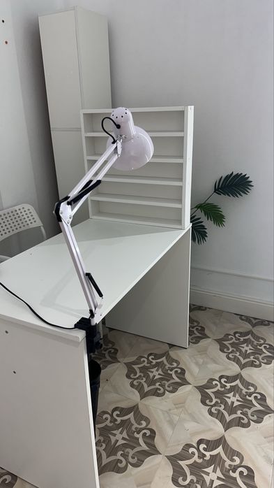 Продам маникюрный стол