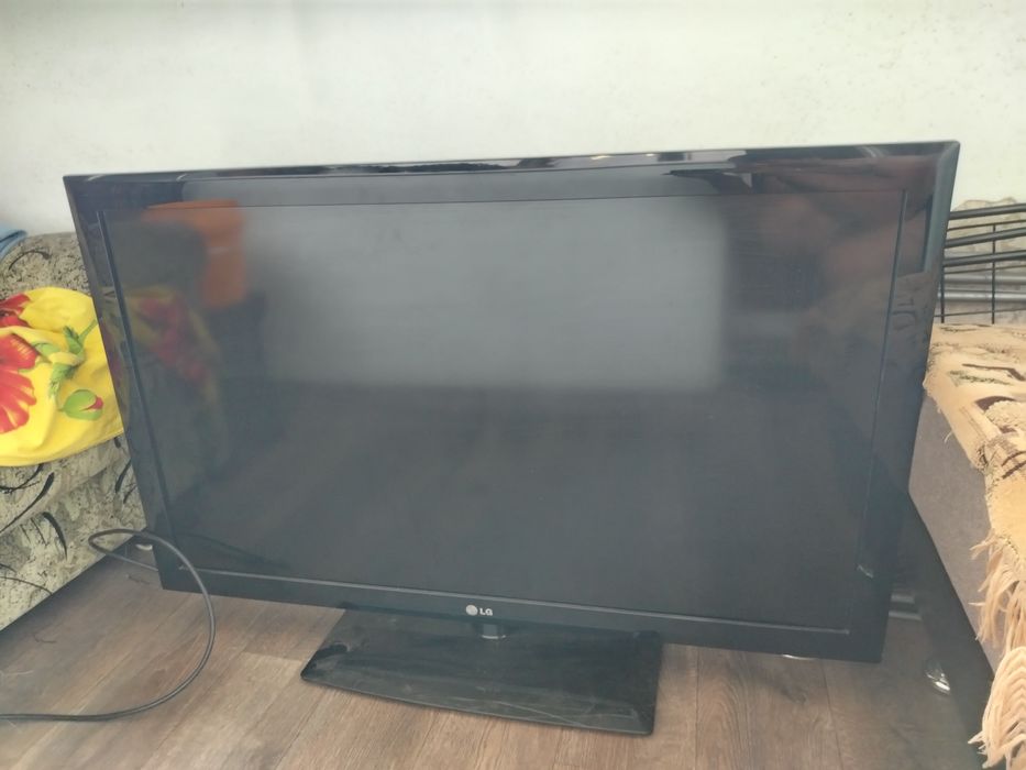 Продам телевизор LG