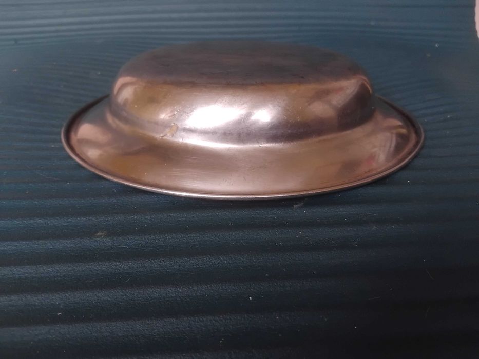 Здрава и масивна метална чиния за затопляне на храна (инокс)