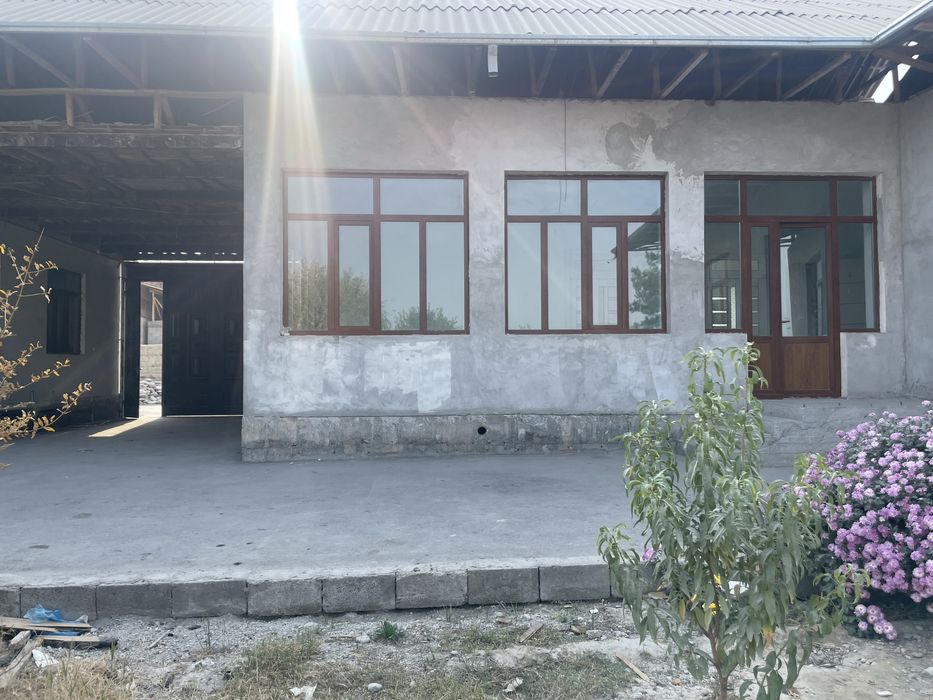 Фаргона шахар Дустлик кучаси 128хонадон ижарага берилади ховли