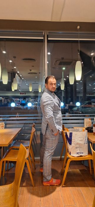 Urgent Costum Vara Pret bun