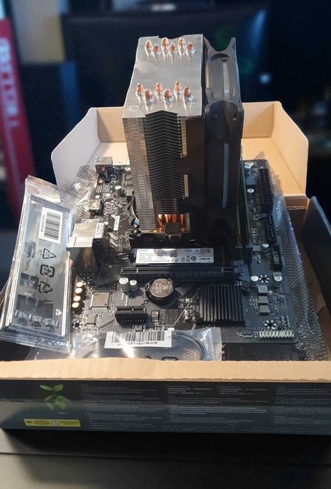 KIT Intel i5 14400f 4.7 Ghz, Placa Gigabyte H610M, 32GB DDR4, NVme 256