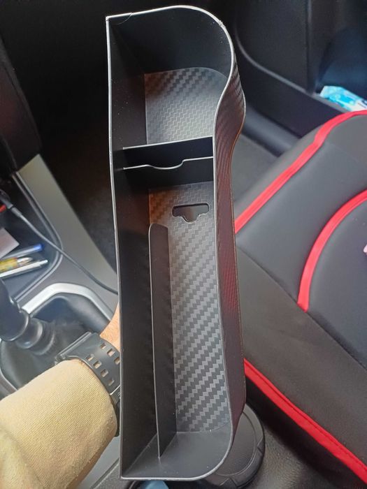 Органайзер между  седалките