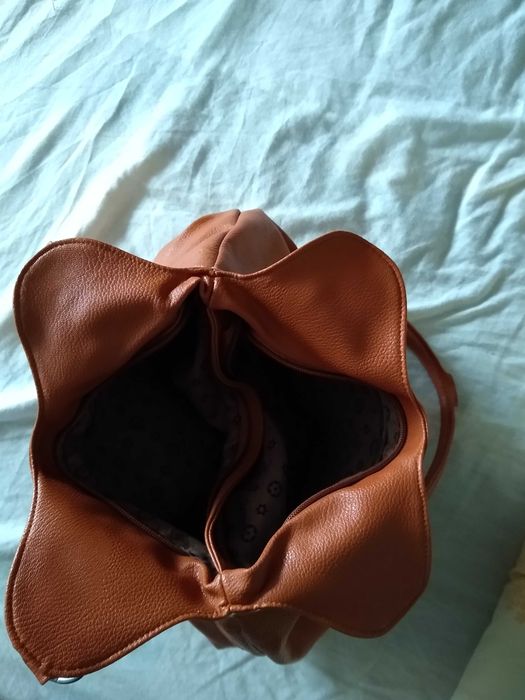 Кожена дамска чанта