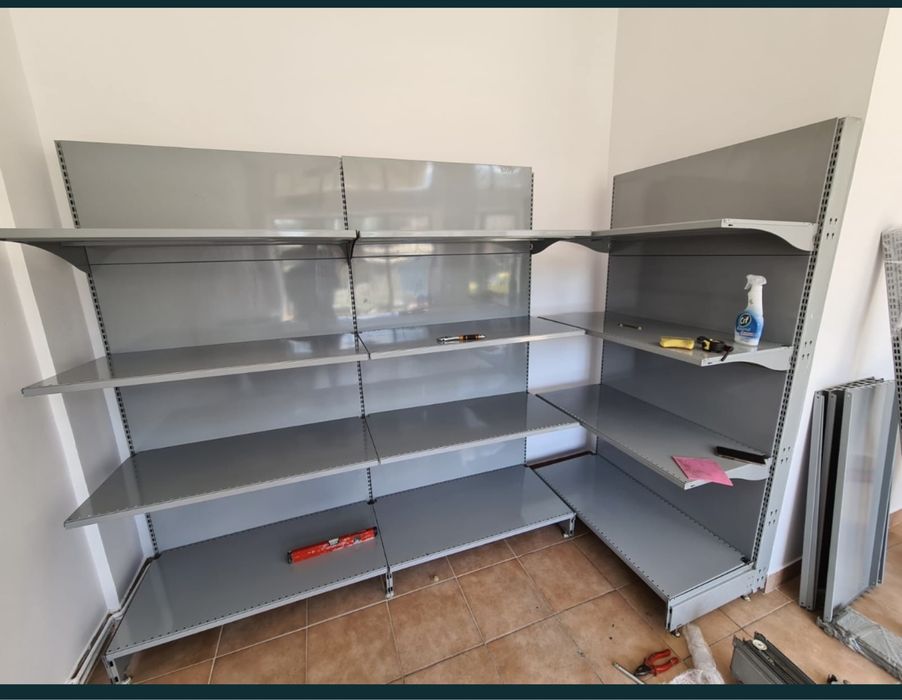 Rafturi de magazin