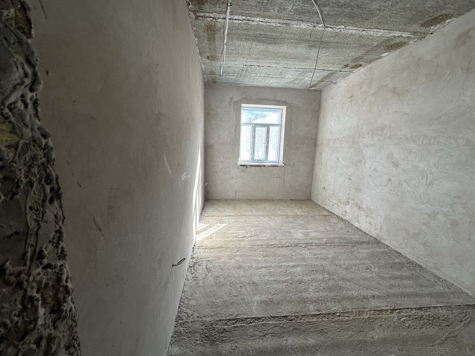 Коттедж сотилади 200кв.м пишган гиштдан солинган киёт махалласинда