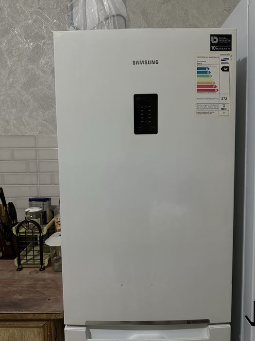 Холодильник Samsung