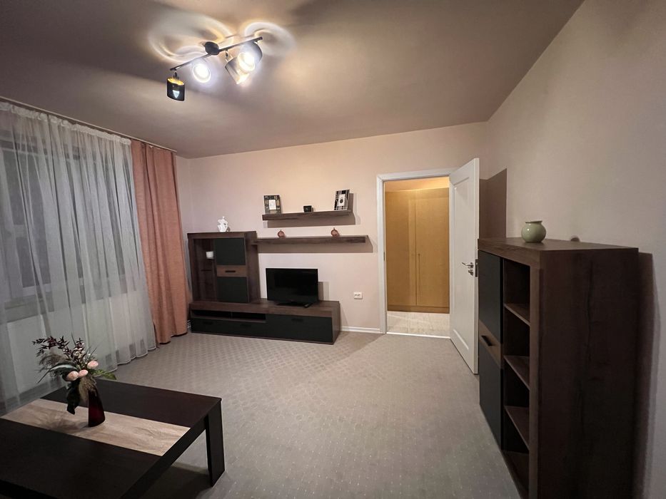 Închiriez apartament 2 camere centru