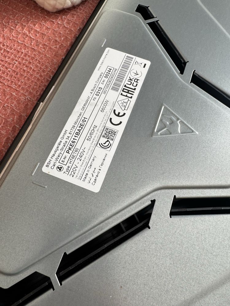 Продам варочную поверхность Bosch PKE611BA2E