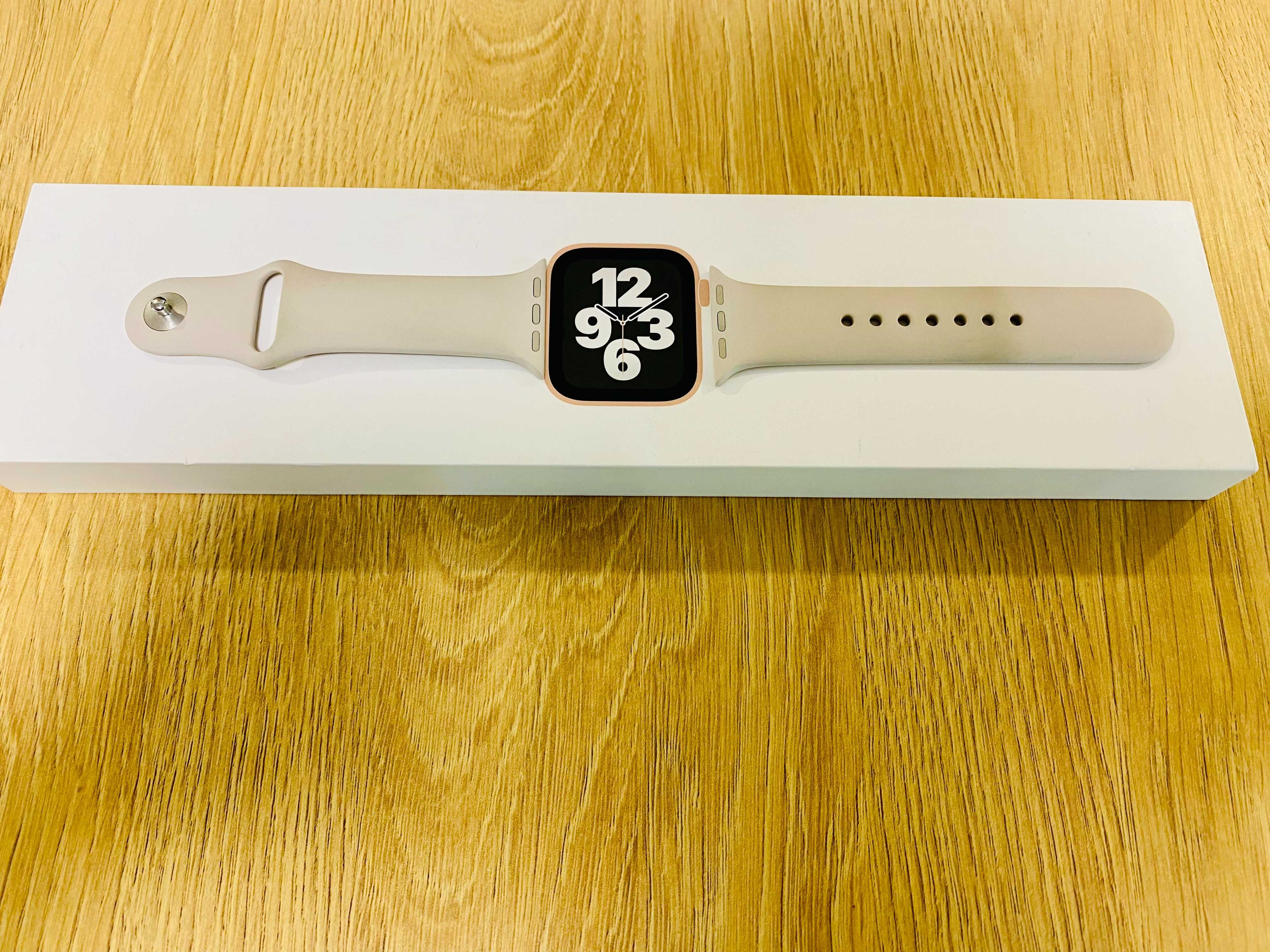 Apple Watch SE, 40 mm, Gold Alu, Starlight Sp Band S/M, GPS, 98%