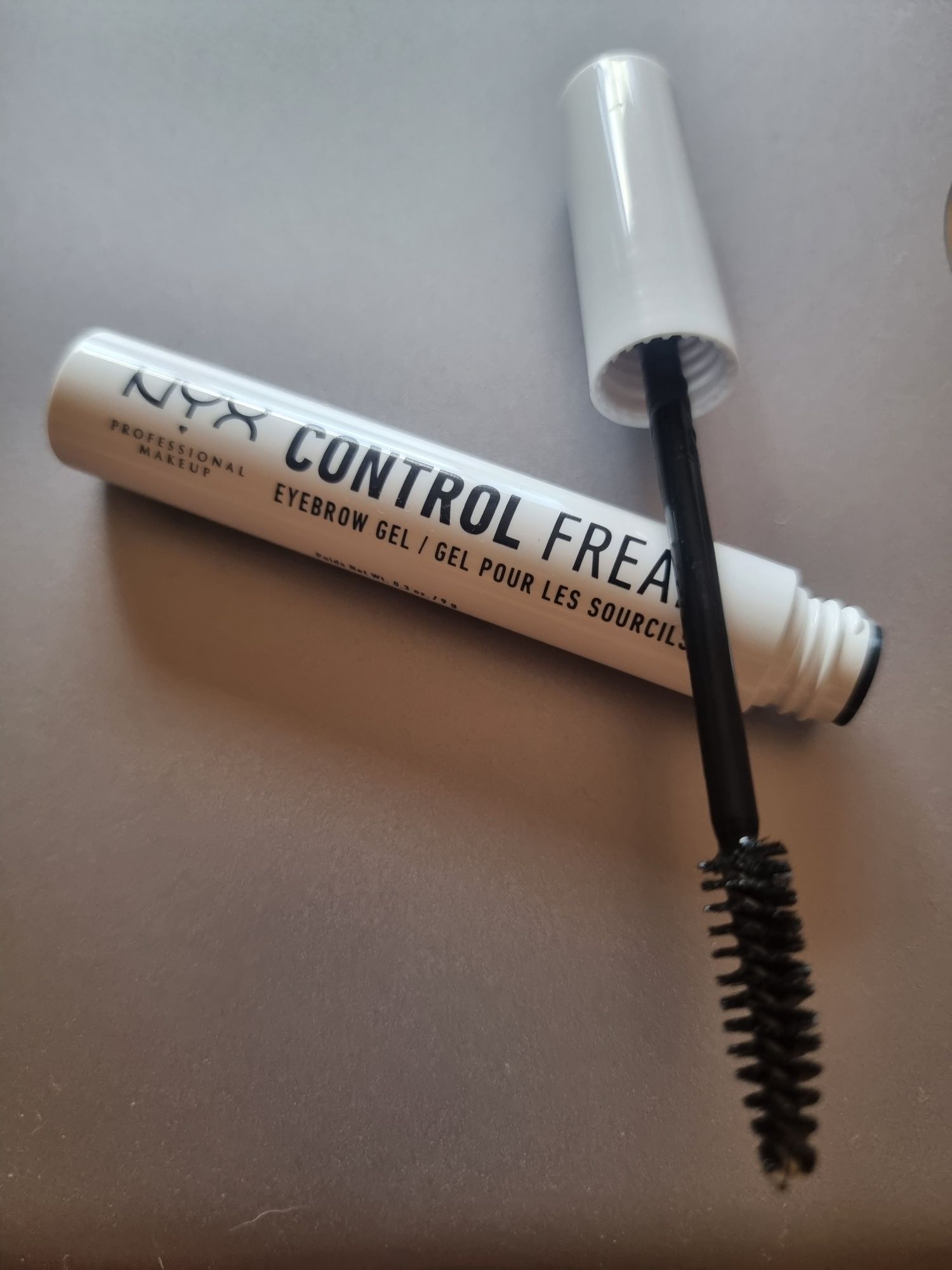 NYX Professional Makeup gel pentru fixarea sprancenelor