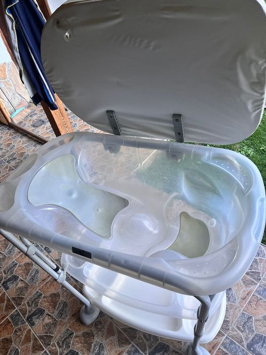 Вана за къпане и повивалник