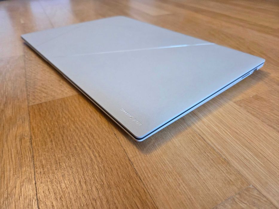 Laptop ASUS Zenbook S 16 OLED AMD Ryzen AI 9 HX 370 32GB RAM 1TB SSD
