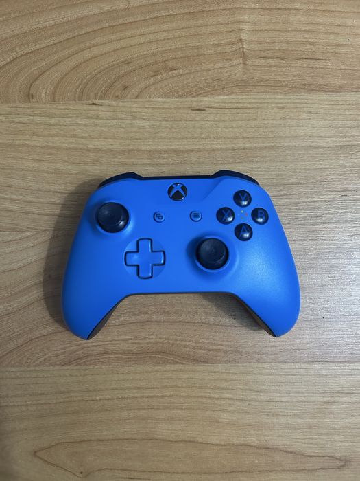 Vand sau schimb Xbox One 1TB + Jocuri